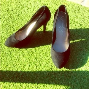 Jessica Simpson black pumps